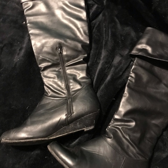 Ardene Black leather heeled boots - Picture 3 of 3